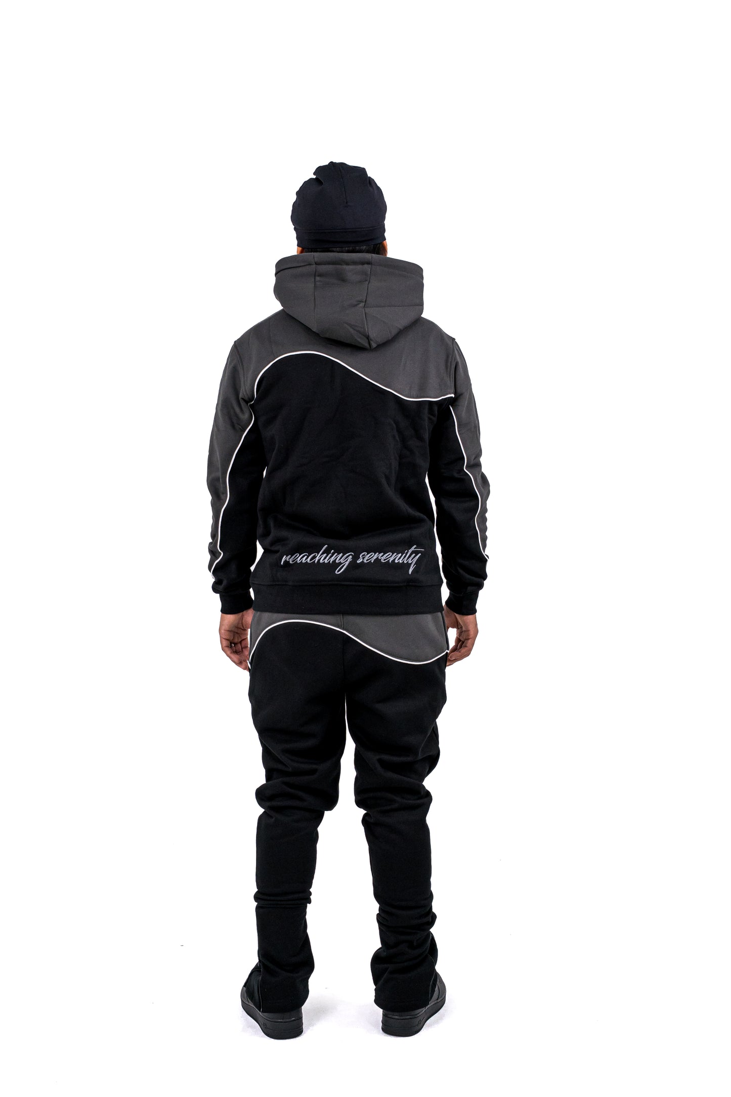 model is 5'7" and wearing size s set.