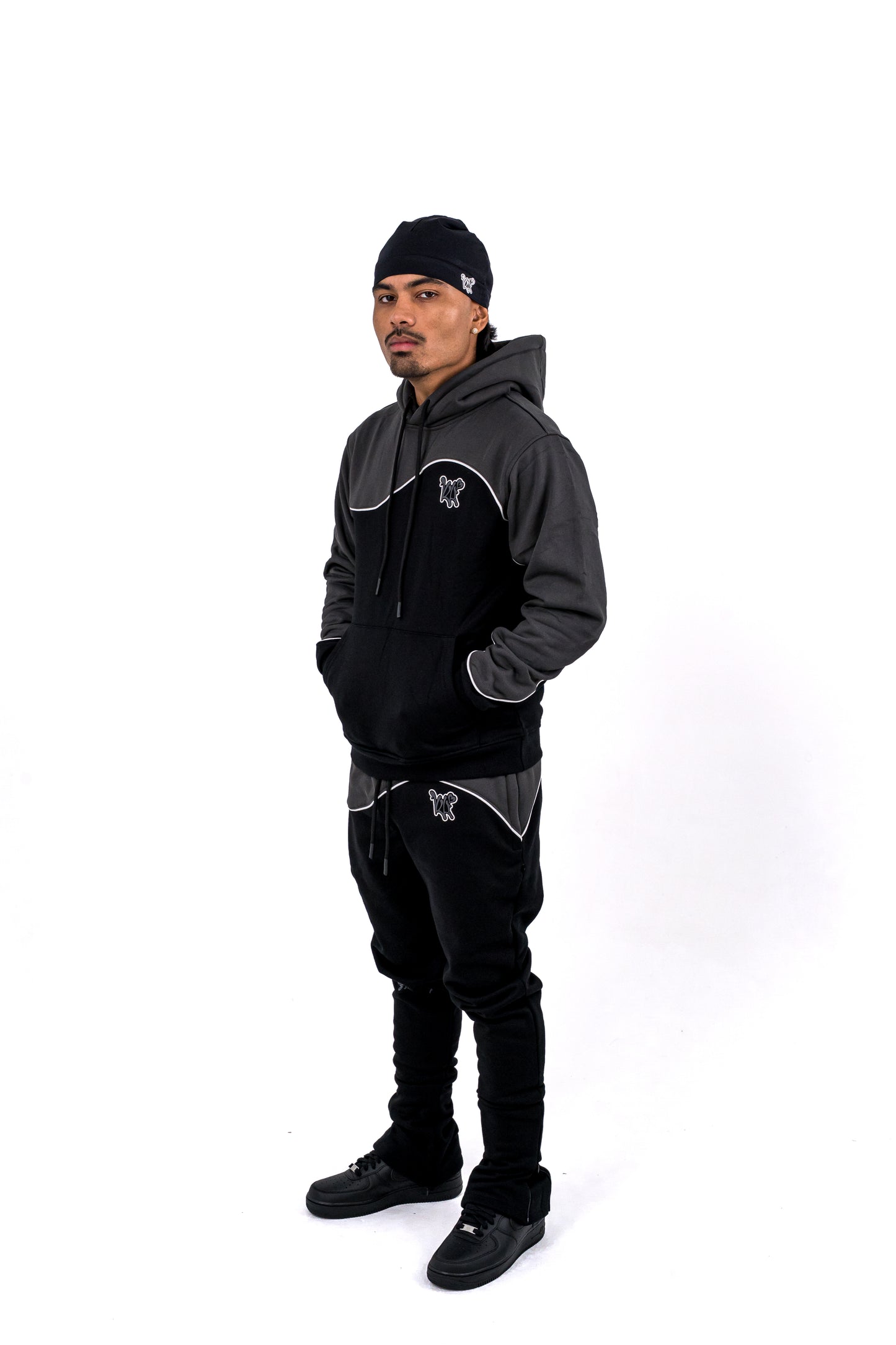 model is 5'7" and wearing size s set.