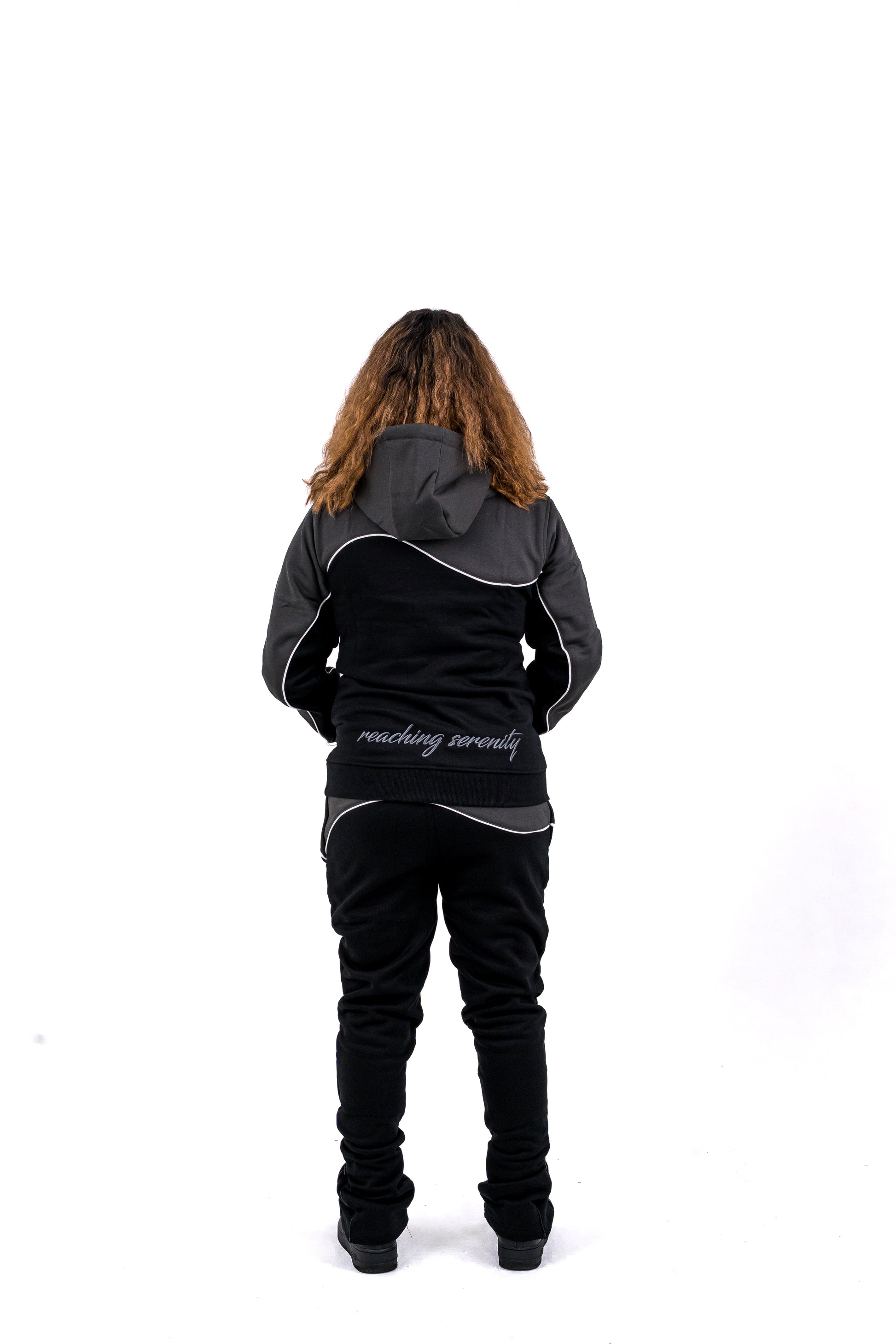 Model is 5'1" and wearing size XS set.